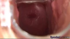 Jouer Une blonde aime un jeu médical pervers avec un gode qui baise sa chatte serrée et un spéculum qui lui écarte la chatte