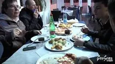 Play Angelica receives a blowjob and a fuck in the toilet of the restaurant