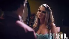 Ela quer ir para as montanhas com o namorado e ter um jogo sexual muito intenso