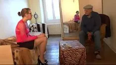 Abspielen Sex nur in der Muschi für die gesprächige Frau