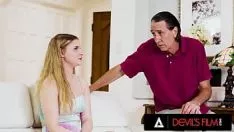 Reproduzir Ela quer o máximo de pau possível em sua bucetinha larga e apetitosa