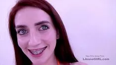 Questa giovane bionda ha una figa molto sexy e vuole prenderla in bocca