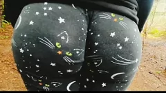 Play BBW MILF Flashes Her Huge Ass in Public