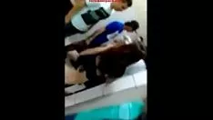 Jouer Porno à l'école avec plus de roumains avec sex chef